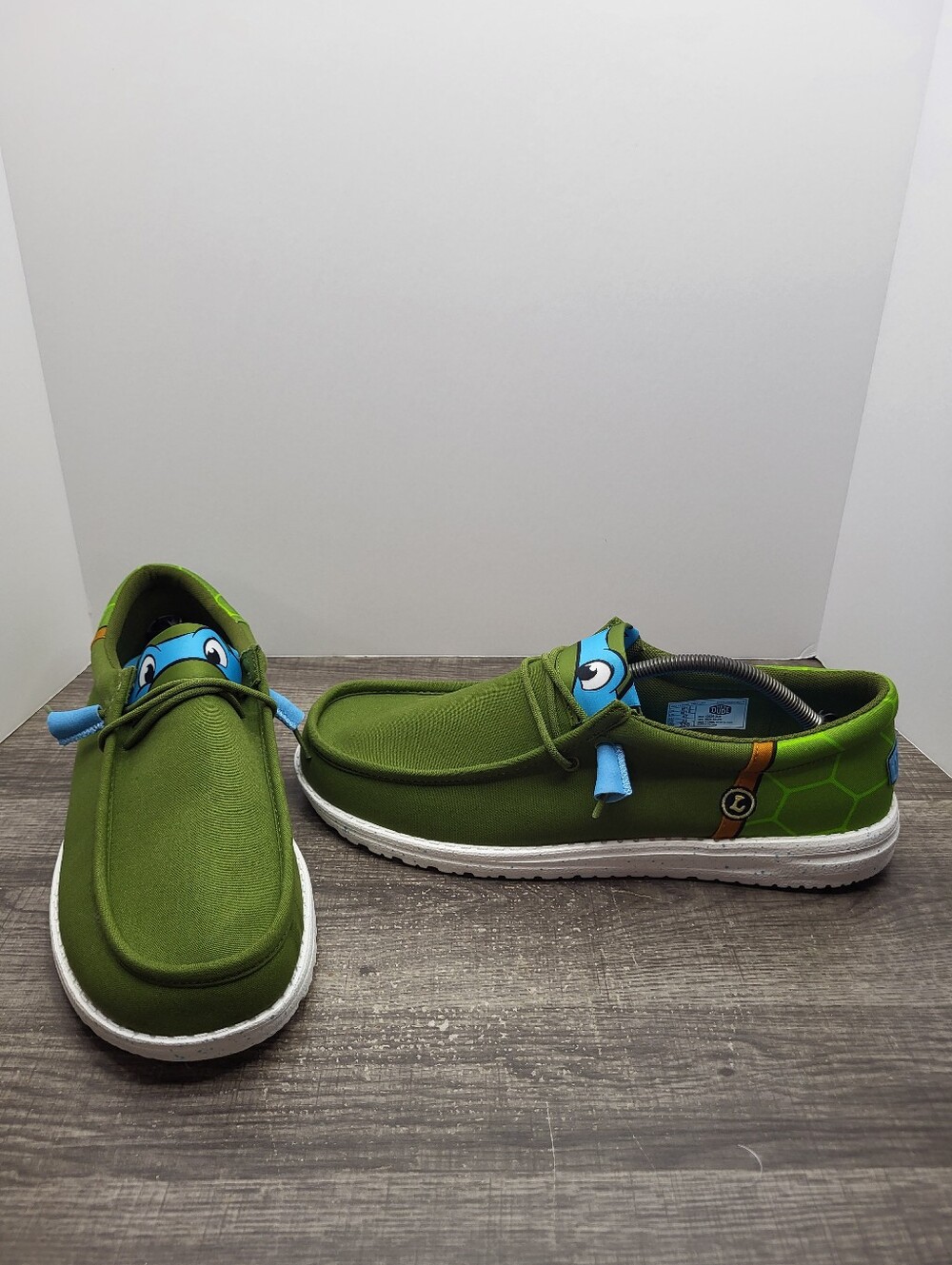 Hey Dude Shoes TMNT Wally Funk Leonardo Leo Men's Size 14 New